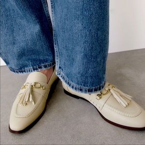 ZARA - women’s off white flat loafers. Size 7 1/2.